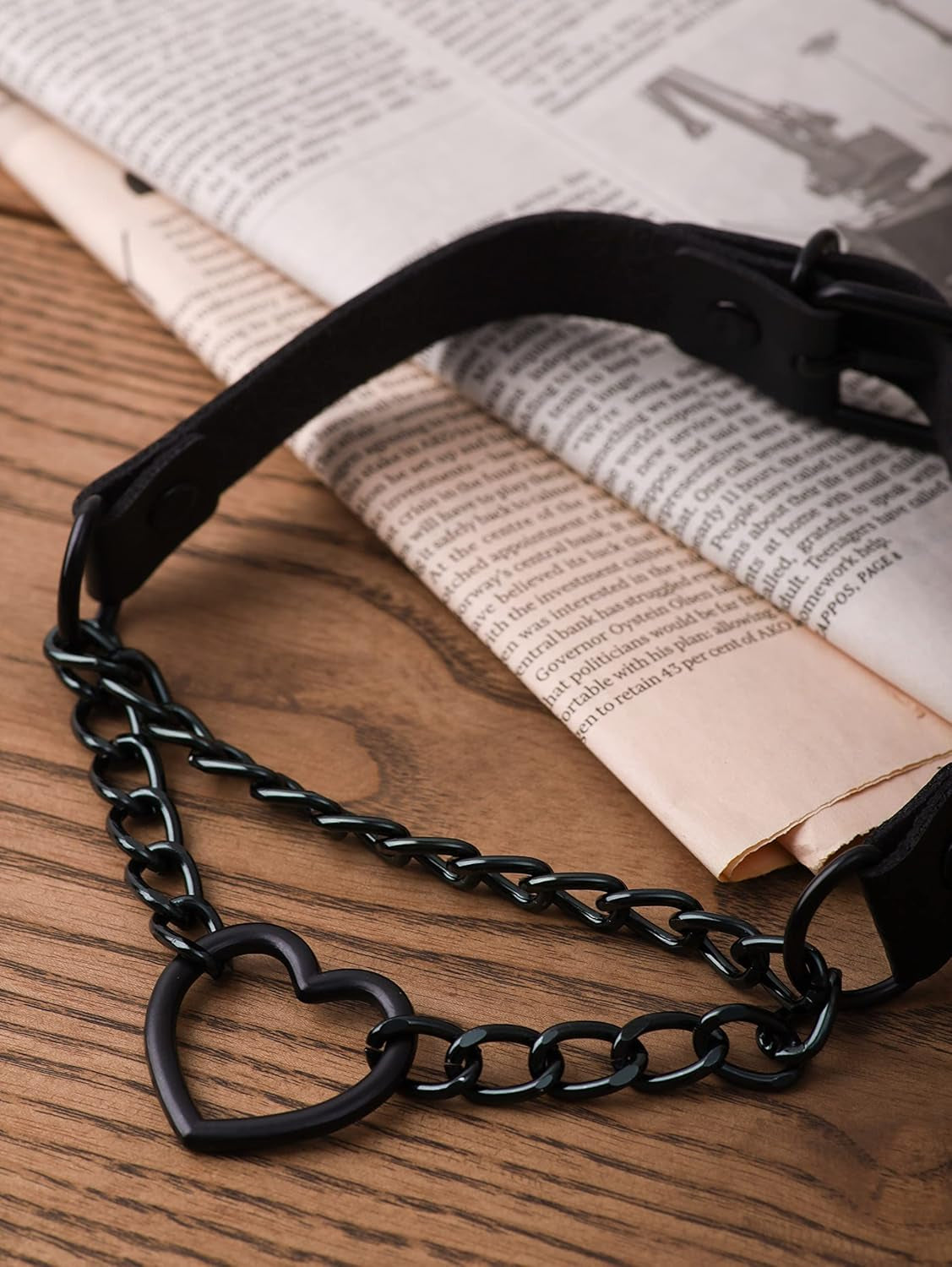 Goth Heart Chain Choker Necklace, PU Leather Choker, Gothic Punk Grunge Emo Necklace, Halloween Christmas Jewelry Gift for Women, Men