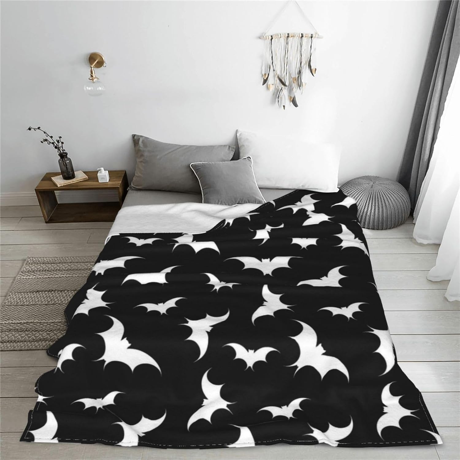 🦇 Gothic Bat Pattern Throw Blanket