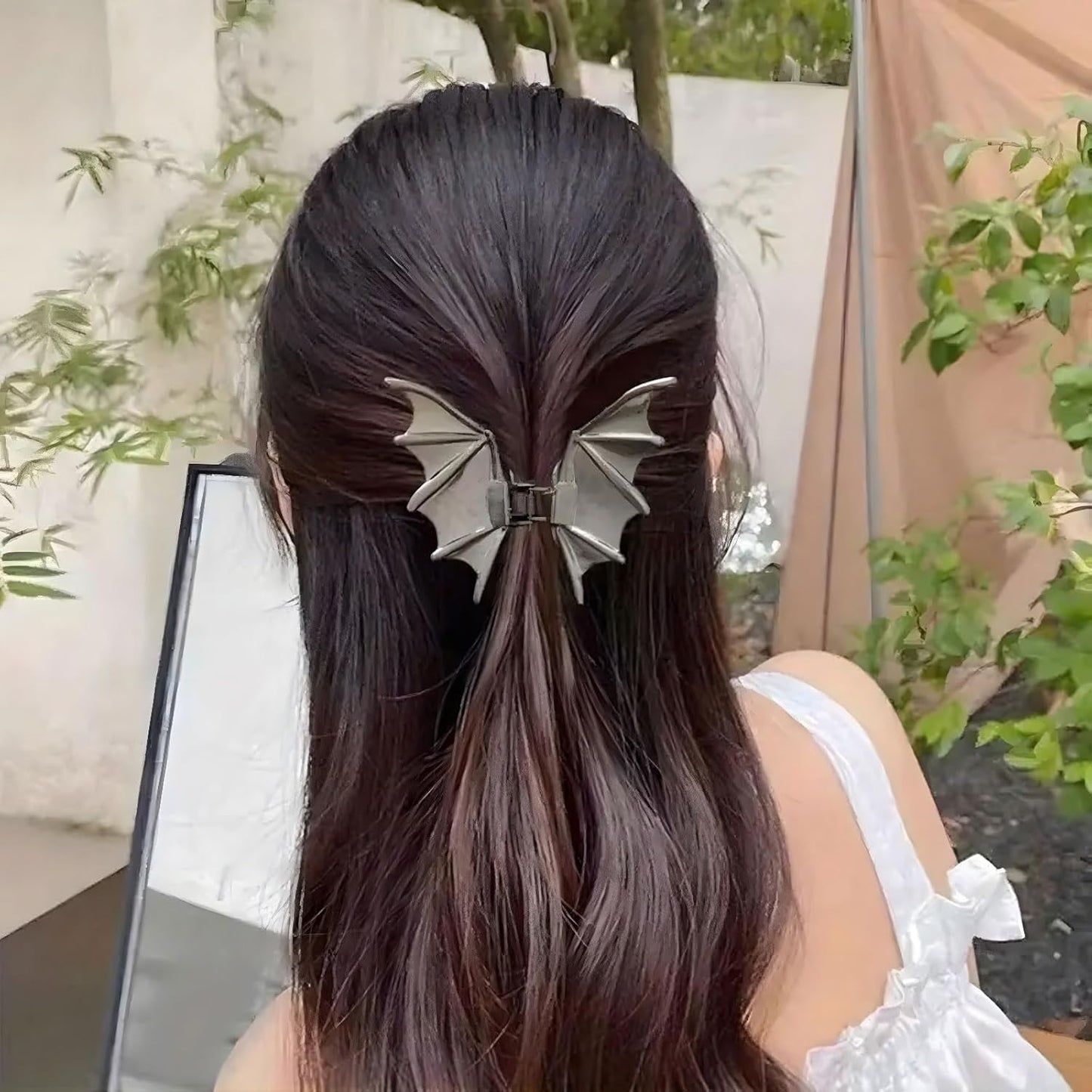 Black Metal Bat Hair Claw