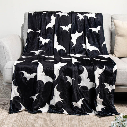🦇 Gothic Bat Pattern Throw Blanket