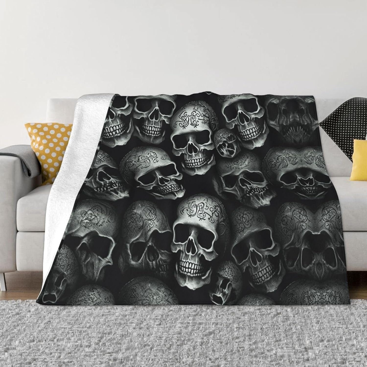 Black Skull Micro Fleece Blanket – Ultra-Soft Goth Throw 💀