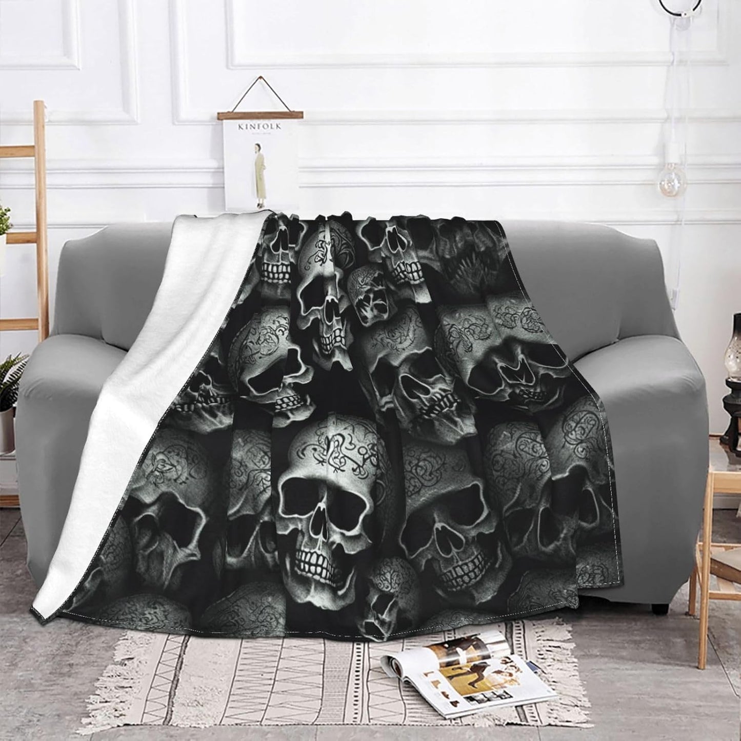 Black Skull Micro Fleece Blanket – Ultra-Soft Goth Throw 💀